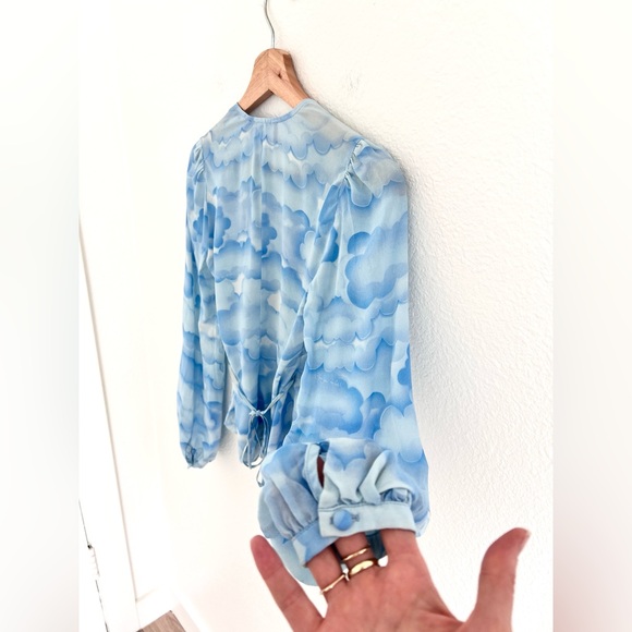 REALISATION PAR blue cloud print silk wrap top / size XXS - Picture 5 of 7